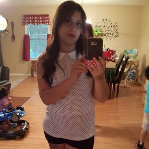 Meet your Posher, Naydine