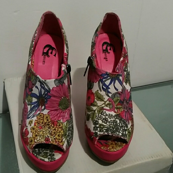 PINK FLORAL WEDGES