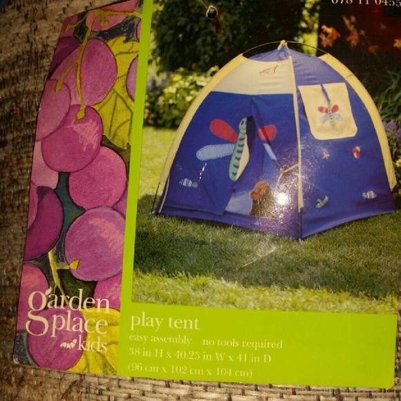 Kids play tent