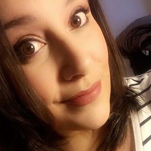 Meet your Posher, Ivette