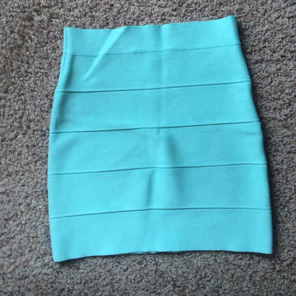 Bcbg power skirt - Picture 3 of 4