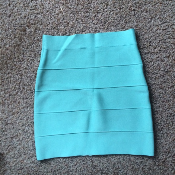 Bcbg power skirt - Picture 4 of 4