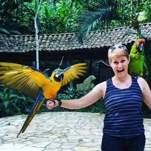 Meet your Posher, Cynthia