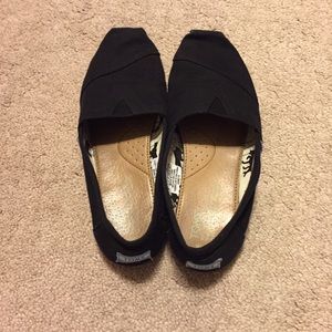 Black Toms size 8 women's
