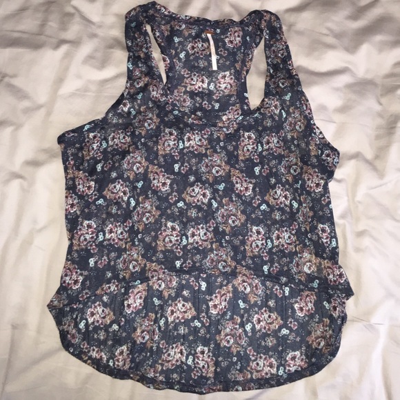 Free People high low floral crop top!