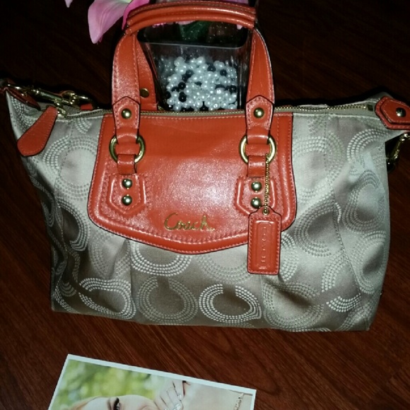 🌻🌻🍹🍷SOLD!!!! Coach Handbags.