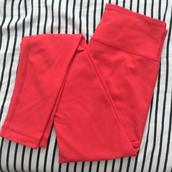 Pre worn wunderunder yoga/running pants