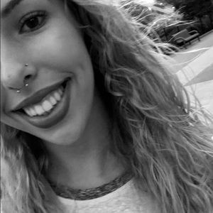 Meet your Posher, Alyssa