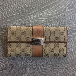Authentic Gucci wallet