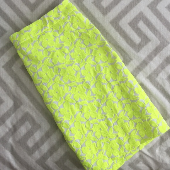 LDW CLOSET CLOSE: Neon floral embroidered skirt