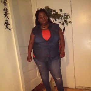 Meet your Posher, Demetrice