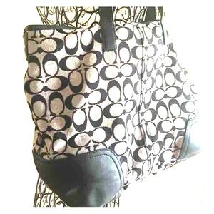 👛 Signature C's Coach Purse