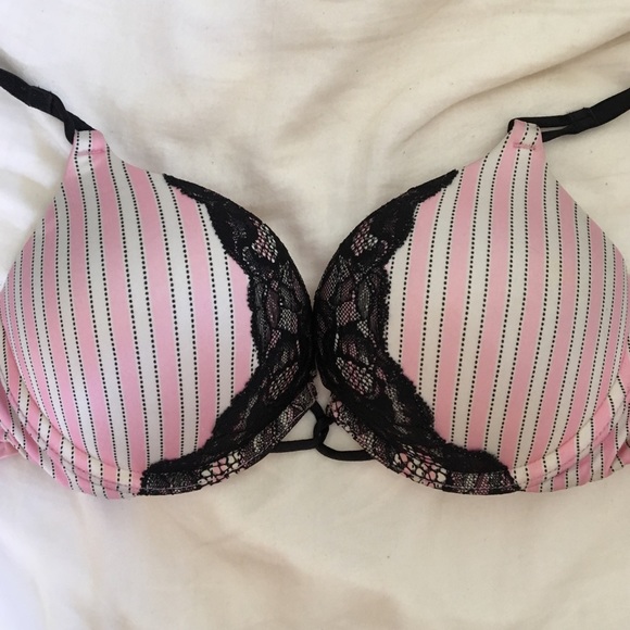 Victoria's Secret bombshell bra
