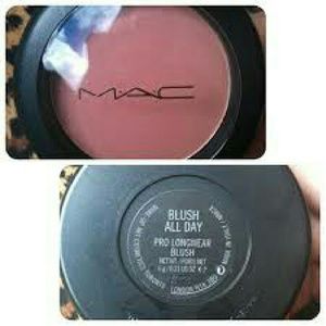 MAC Blush "Blush All Day"