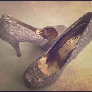 Madden girl purple/grey pumps in size 7.5