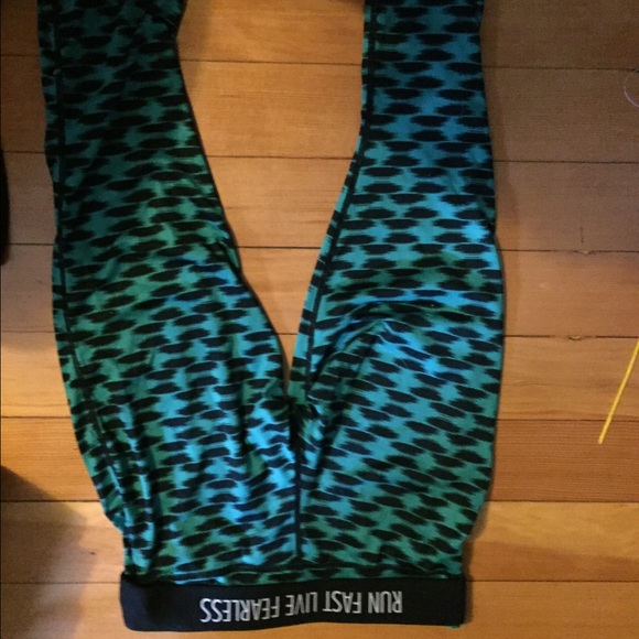 Nike dri-fit workout pants/ Capri length leggings