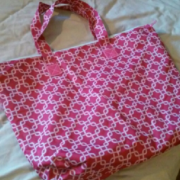 📌SOLD📌 Hot Pink Tote/Carry On/Beach Bag