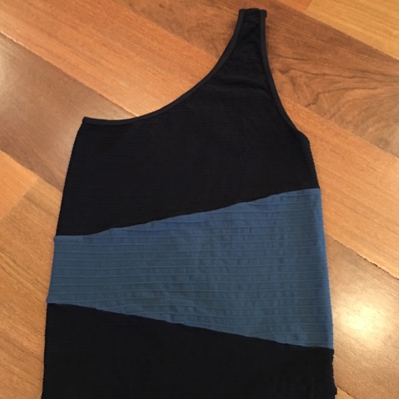 Fitted One Shoulder Dress - Picture 2 of 4