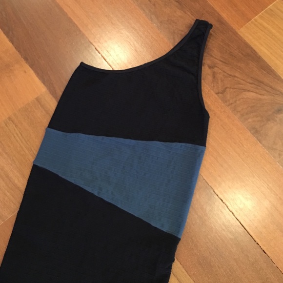 Fitted One Shoulder Dress - Picture 3 of 4