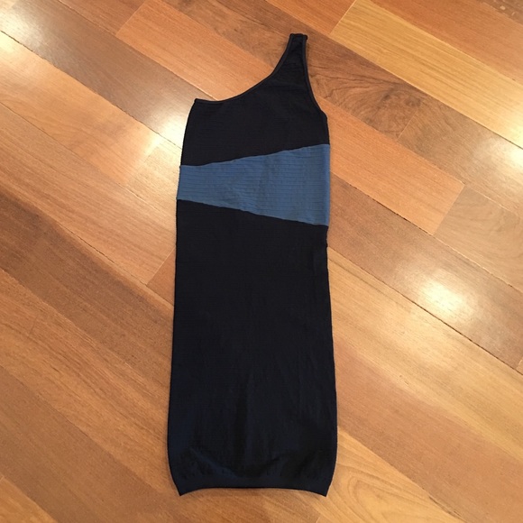 Fitted One Shoulder Dress - Picture 4 of 4