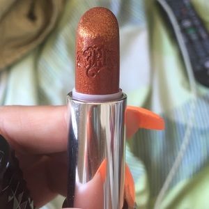 Kat Von D lipstick Gothica