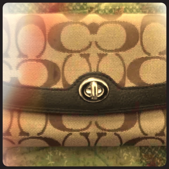 🇺🇸❤️⚪️💙 40.00Authentic Brown & Tan Signt. C's