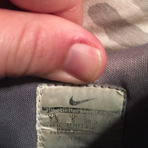 Nike cheetah print shoes size 7.5 - Picture 2 of 4