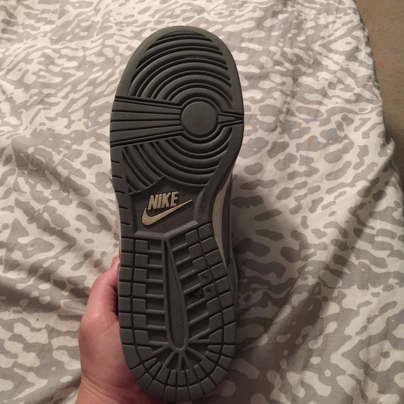 Nike cheetah print shoes size 7.5 - Picture 3 of 4