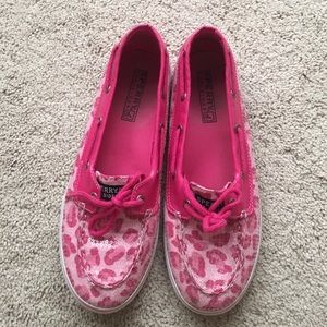 💕🎀Pink Sperry with embellishments!🛍