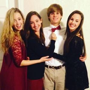 Meet your Posher, Elizabeth