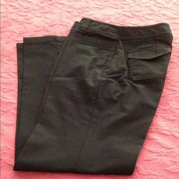 Ann Taylor black Capri pant SZ 4P