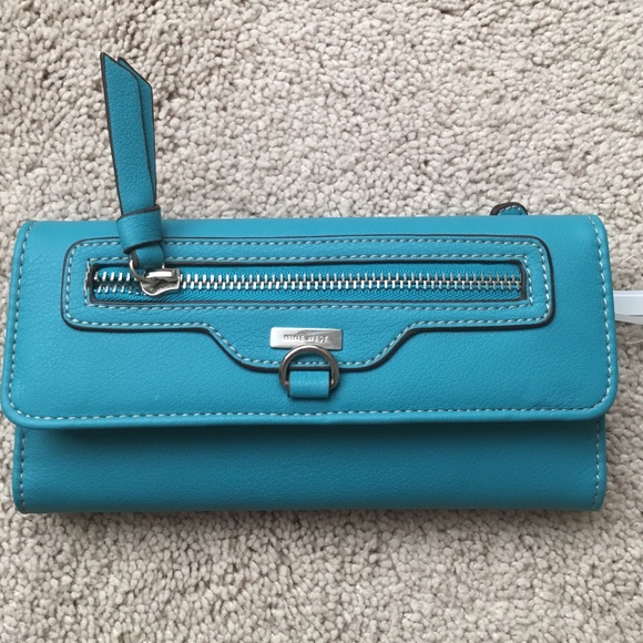 Fall color trend! Gorgeous Nine West blue wallet