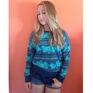 Super comfy crew neck