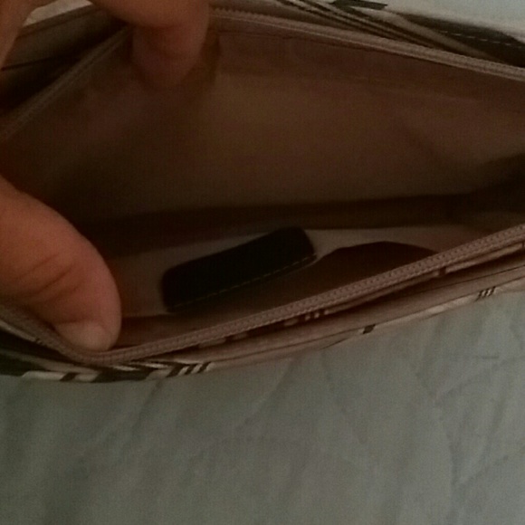 *Purse* - Picture 2 of 2