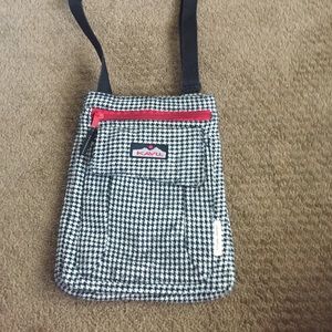 Kavu cross body bag