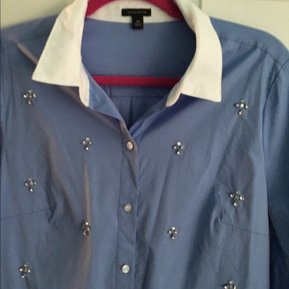 Size 10 Ann Taylor button down shirt - Picture 4 of 4