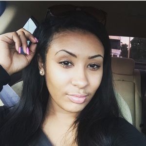 Meet your Posher, Briana