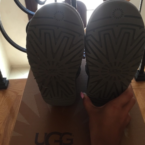 Silver sequin ugg boots - Picture 4 of 4