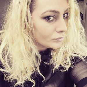 Meet your Posher, Ersela