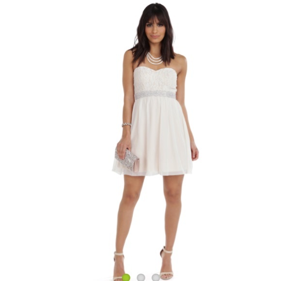 Short white hc dress - Picture 3 of 4