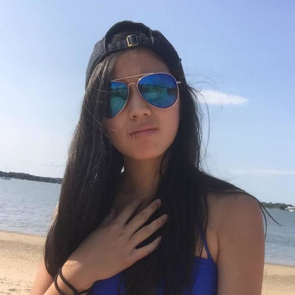 Meet your Posher, Jodi - Picture 1 of 1