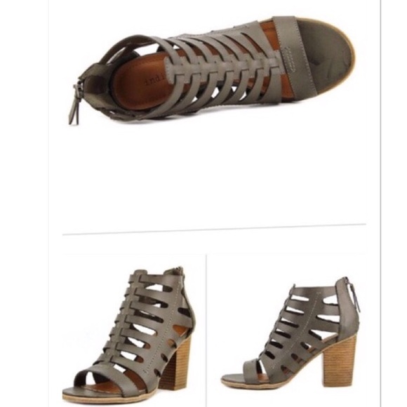 Chunky Heel Gladiator/Strappy Sandal - Picture 2 of 5