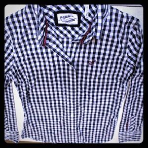 Guess button down