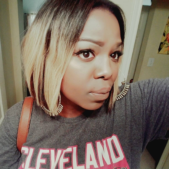 Meet your Posher, Avay