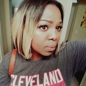 Meet your Posher, Avay