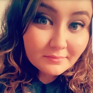 Meet your Posher, Holly