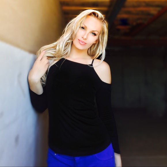 Cold Shoulder - Picture 3 of 4