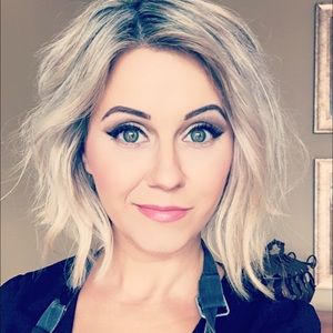 Meet your Posher, Iva