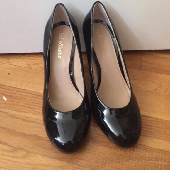 Kelly & Katie Black Pumps