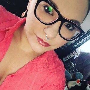 Meet your Posher, Victoria